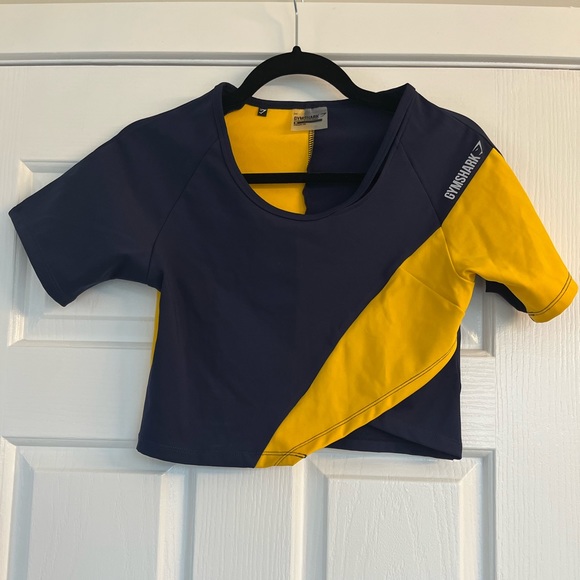 Gymshark Asymmetric Crop Top - Picture 2 of 6